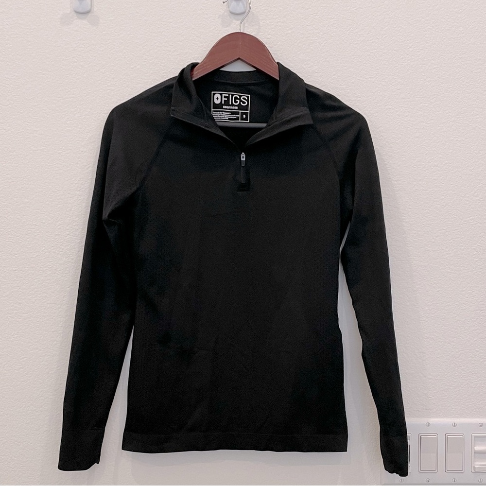 Black QUARTER Zip! never worn, doesn’t fit.